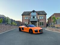AUDI R8