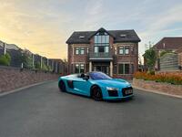 AUDI R8
